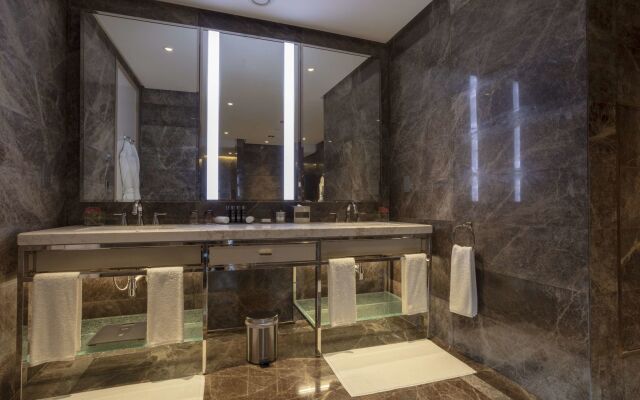 The Hotel Galleria Jeddah, Curio Collection by Hilton