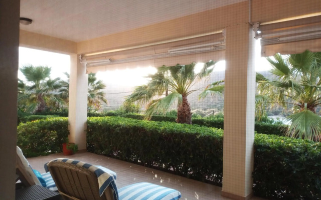 Tholos Bay Suites