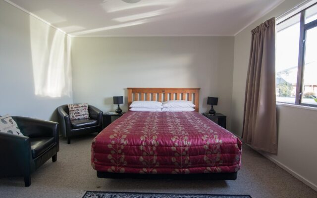 Redwood Lodge