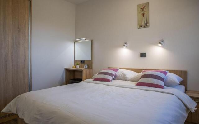 Apartmani Petra, Tea i Joža