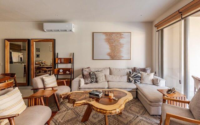 Elegante Condo, con alberca, zona Tezal