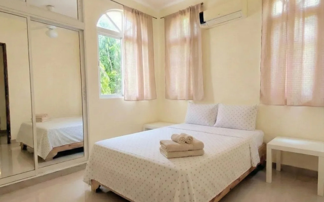2-bedroom Beach Apartment With Pool Costambar