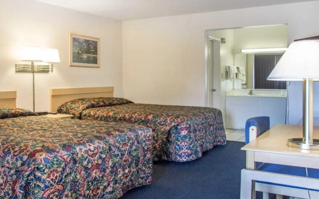 Rodeway Inn Regalodge