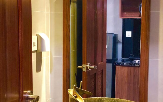 Super City Center - Free Pool Gym 8