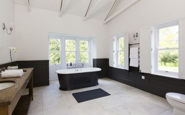 Arambrook Boutique Hotel