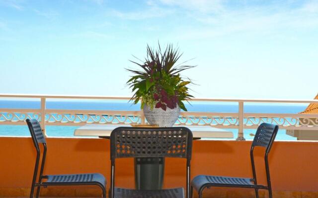 Level 3 Sea View Studio
