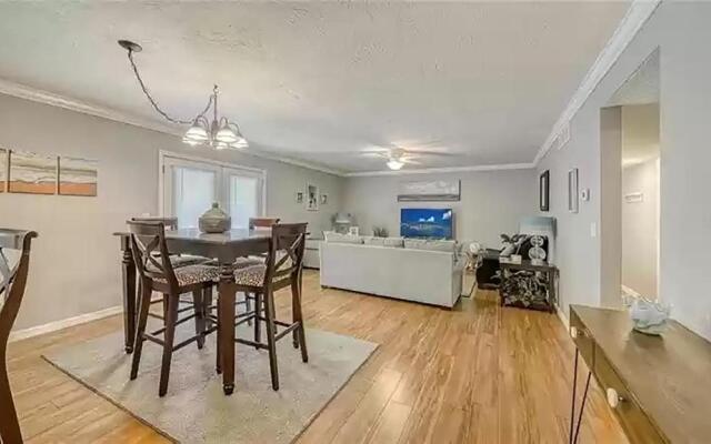 Lovely 3 Bedroom Condo On Golf Course