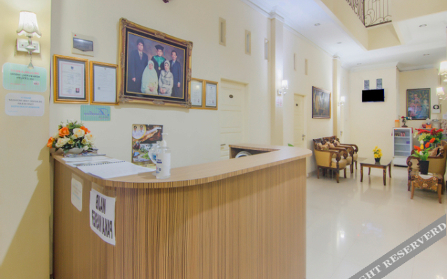 OYO 90327 Hotel Faradisa Syariah