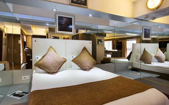 Jazz Hotel