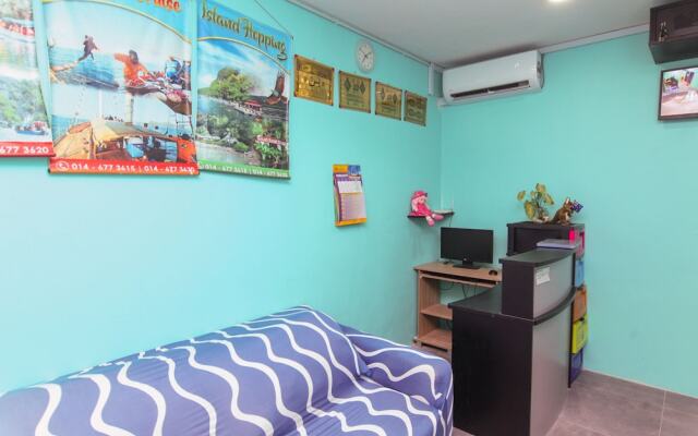 OYO 89517 Little Tanjung Chalet