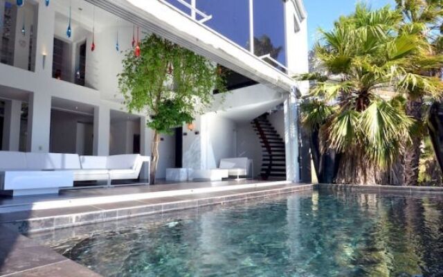 Scandinavian Mansion 9 Bedroom Palace