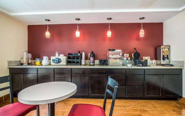 Red Roof Inn Caryville