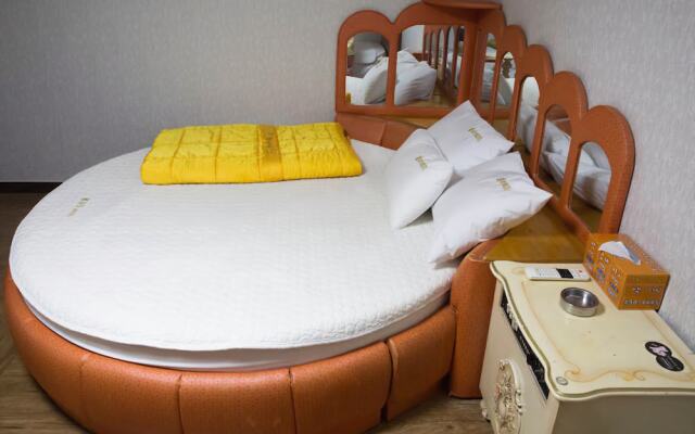 Ritz Hostel