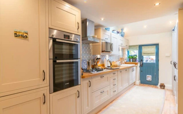 Charming 3-bed House in Halifax w/ Private Garden