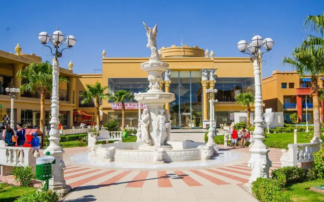 Titanic Palace - Families and Couples only