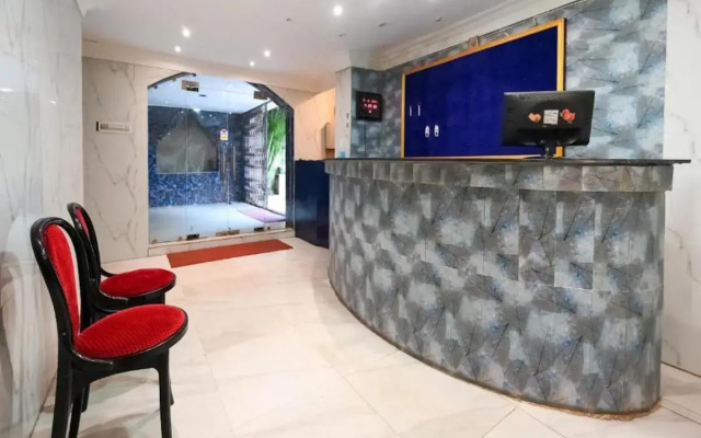 Oyo Flagship 806008 Hotel New Athiti Nivas