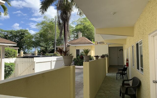 Relax In Jamaica - Enjoy 7 Miles Of White Sand Beach! 1 Bedroom Villa by RedAwning