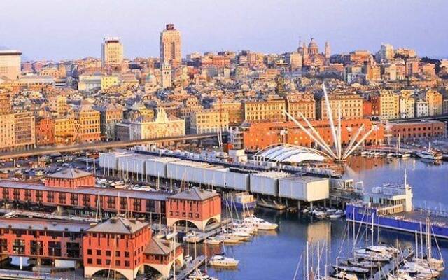 Old Port Genova Centro B&B