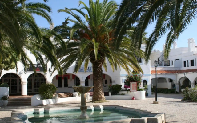 AD hus on Carvoeiro