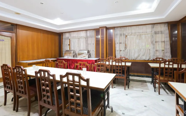 Hotel Adarsha Inn