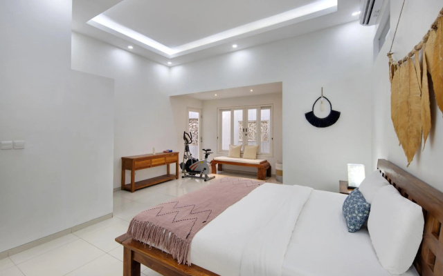 Villa Shree Canggu by Azure, 2 mins walk to Beach near Finns – Guest Rooms – Tibubeneng