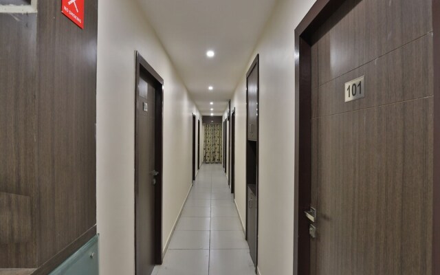 OYO 6949 New Rajdhani Hotel