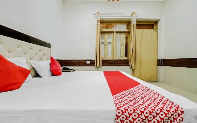 Shri Govind Dham by OYO Rooms