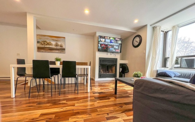 Hip Townhome With Garage Dt Mtl