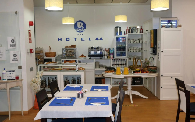 Hotel 44
