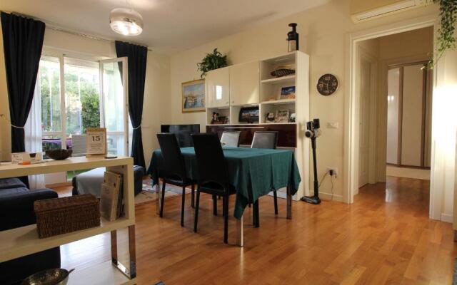 Cozy apt 10 mins walk from Poetto + terrace