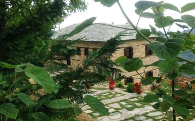 Iliopetra Suites