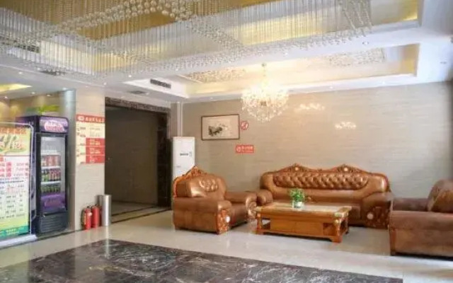 Xixia Chaoyue Business Hotel