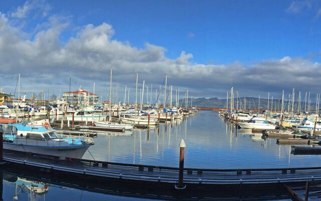 Astoria Riverwalk Inn