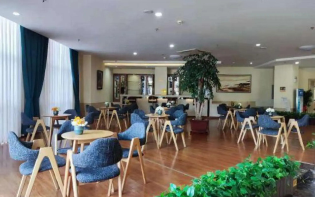 Bihai Yilin Holiday Hotel