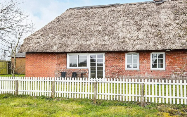 6 Person Holiday Home in Hojer