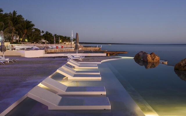 TRACADERO Beach Club and Holidays Rentals