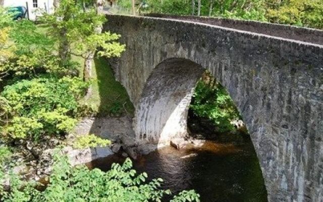 Bridge of Lochay Hotel