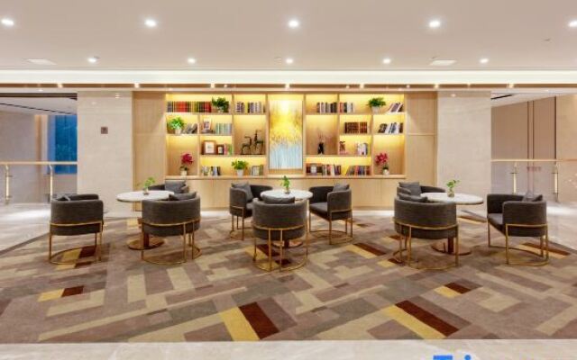 Jinqiao Business Hotel