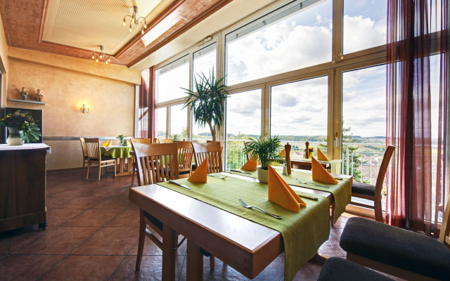 Hotel Bauer Großbettlingen