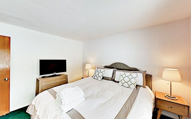 Peaceful Timber - 2 Br Home