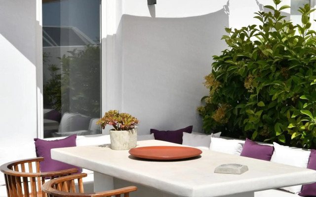 Thiro Villas Santorini