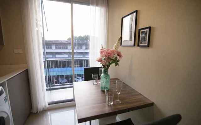 Near Bk University Quiet Condo In Rama4 Bkb136