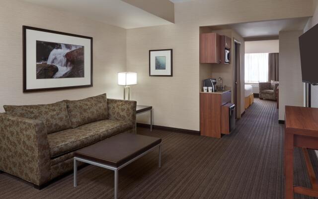 Holiday Inn Express & Suites Vaughan-Southwest by IHG