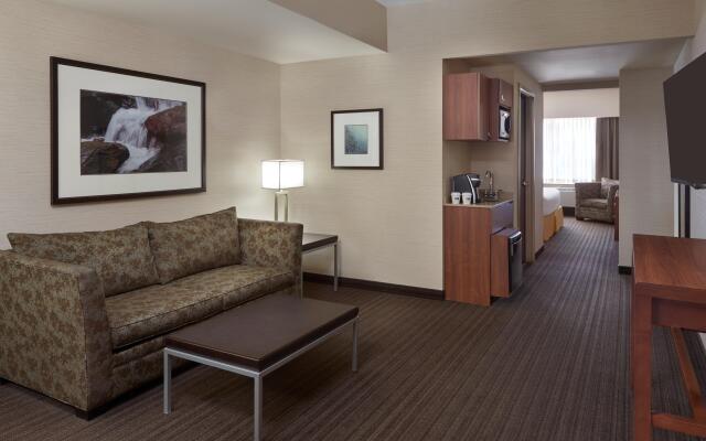 Holiday Inn Express & Suites Vaughan-Southwest