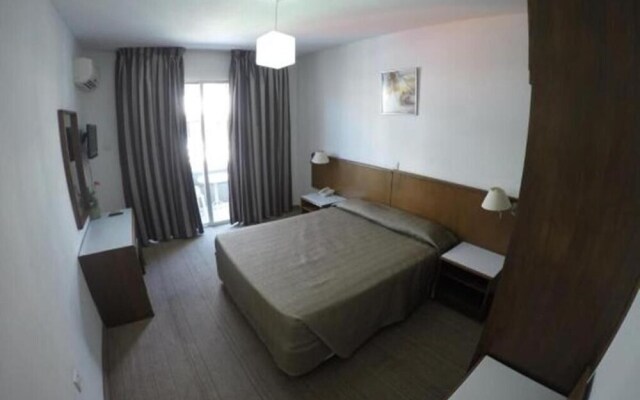 Les Palmiers Petrou Apartments