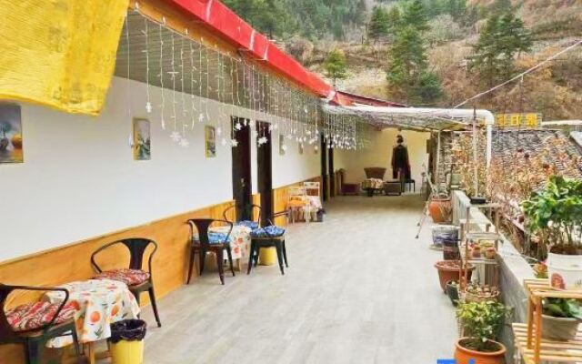 Yunjian Mountain Hotel (Jiuzhaigou Goukou)