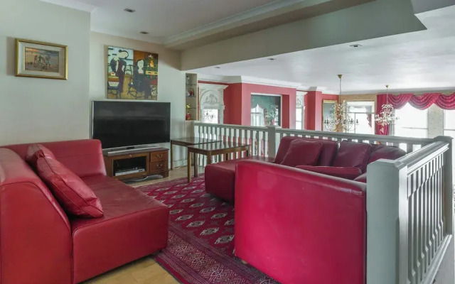 Hyde Park Gate II by Onefinestay