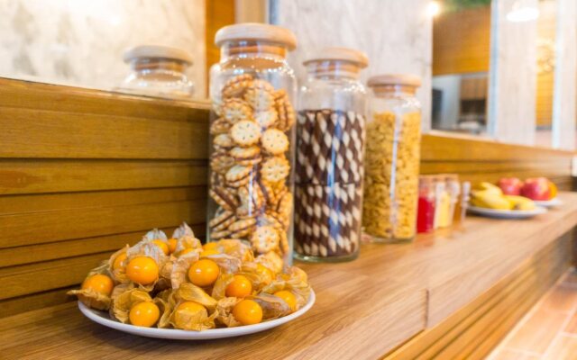 Comfy Bed Hostel - Adults Only