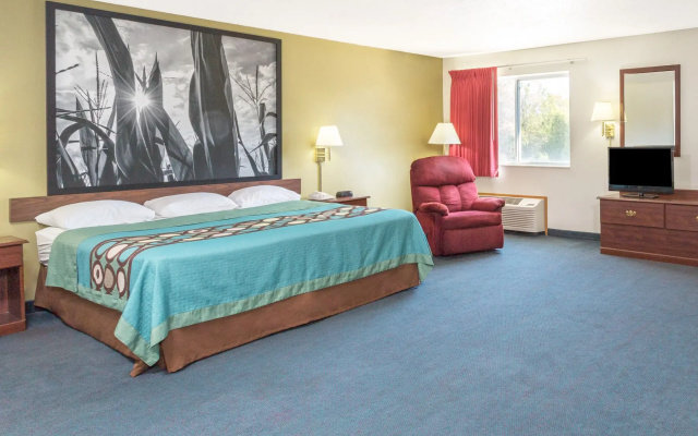 Super 8 by Wyndham Cresco IA
