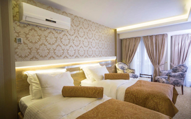 Golden Rain Hotel Old City